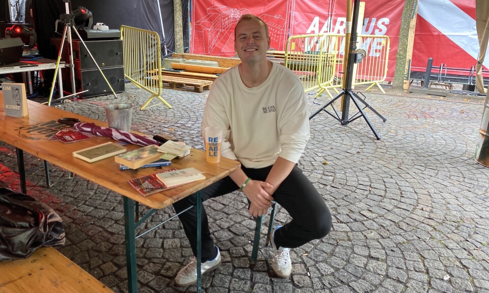 Frederik Hassing læser ikke bøger til daglig, men på Festugens ottende dag ender han alligevel midt i en læseklub på Klostertorvet.