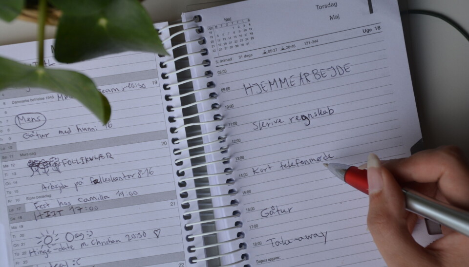 Hjemmearbejde, gåture og take-away kan være nødvendige i den luteale fase af hormoncyklussen.