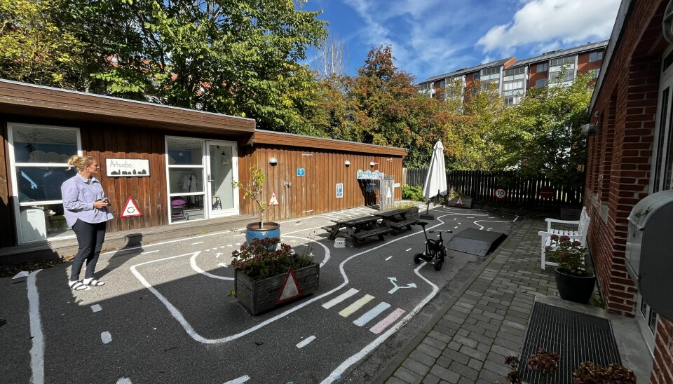 Flere af vuggestuebørnenes forældre har været med til at lave Århusbos kørebane.