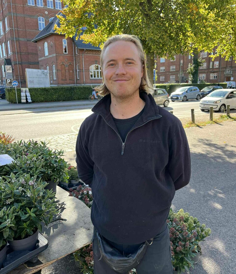 Mikkel elsker sit arbejde i blomserboden, da det giver et frirum han har længtes efter