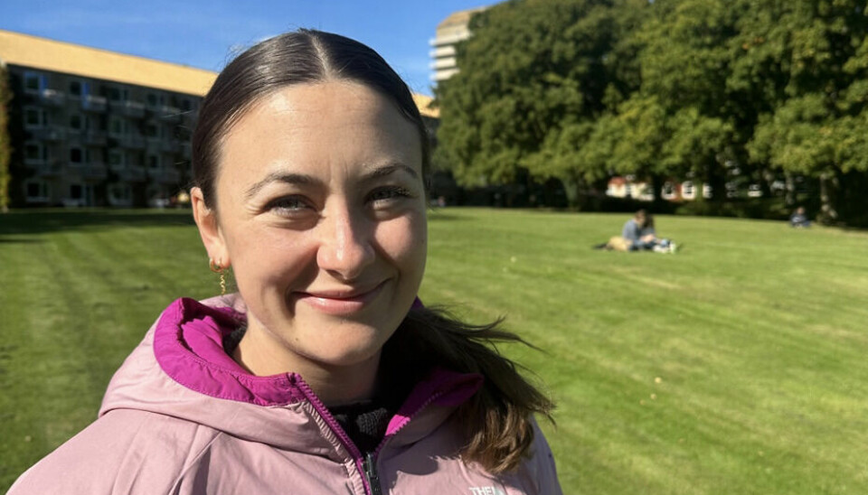 26-årige Madeliene Hopkirk i sin frokostpause. Hun studerer medicin og forsker i en sjælden børnesygdom.