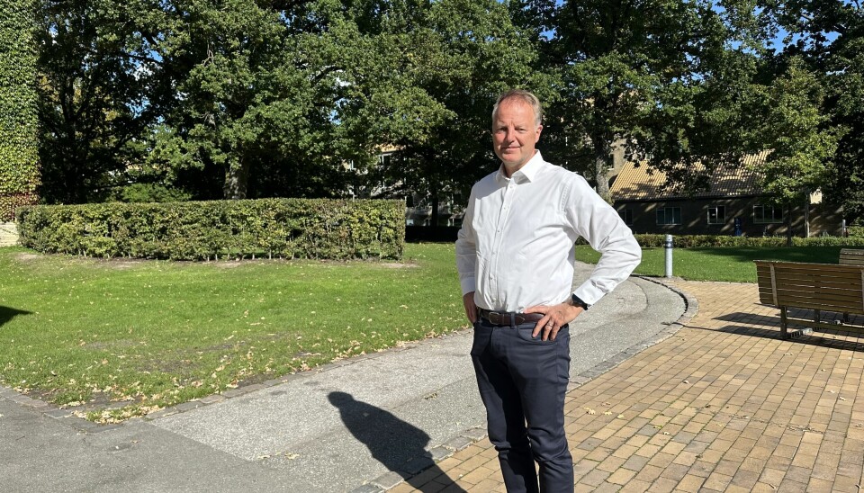 Jørgen Davidsen (54) har haft mange adresser i og omkring Aarhus. Her står han i Uniparken i Aarhus C.