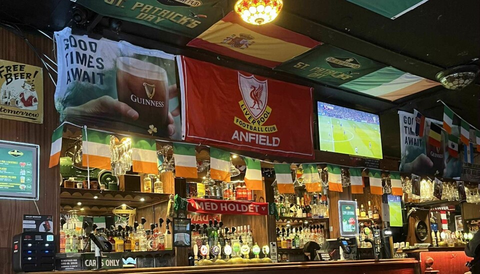 Liverpool memorabilia pryder væggene på The Old Irish Pub, som har været byens Liverpool-base siden 2012.