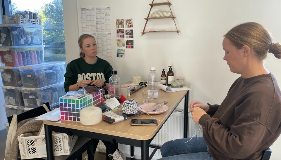I frokostpausen taler Malene Mortensen og Marie Søjborg Petersen om alt fra fodboldsokker til Taylor Swift.