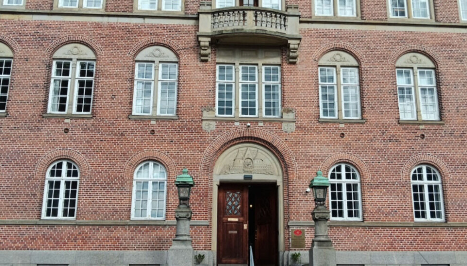 Ung kvinde fra Århus V afventer dom efter tre års bedrageri