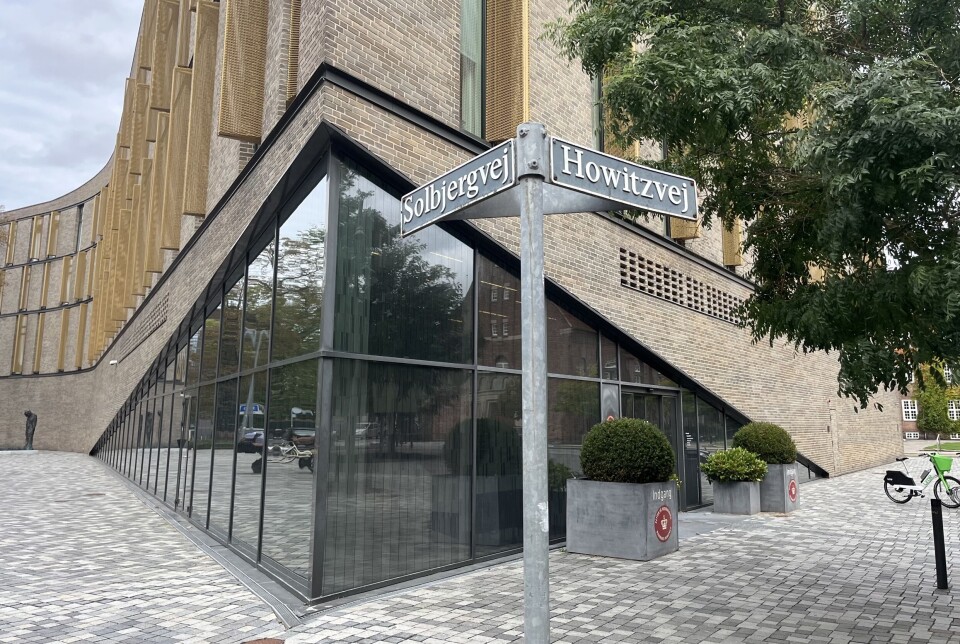 En 38-årig mand blev ved Retten på Frederiksberg idømt seks måneders betinget fængsel for trusler på livet og besiddelse af euforiserende stoffer. Han erkendte mange af udtalelserne, men mente ikke, der kunne være tale om trusler.