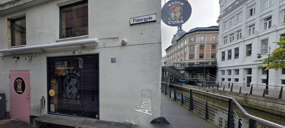 Hændelsen mellem sagens parter foregik foran baren Madam Cuba ved Åboulevarden i Aarhus C.