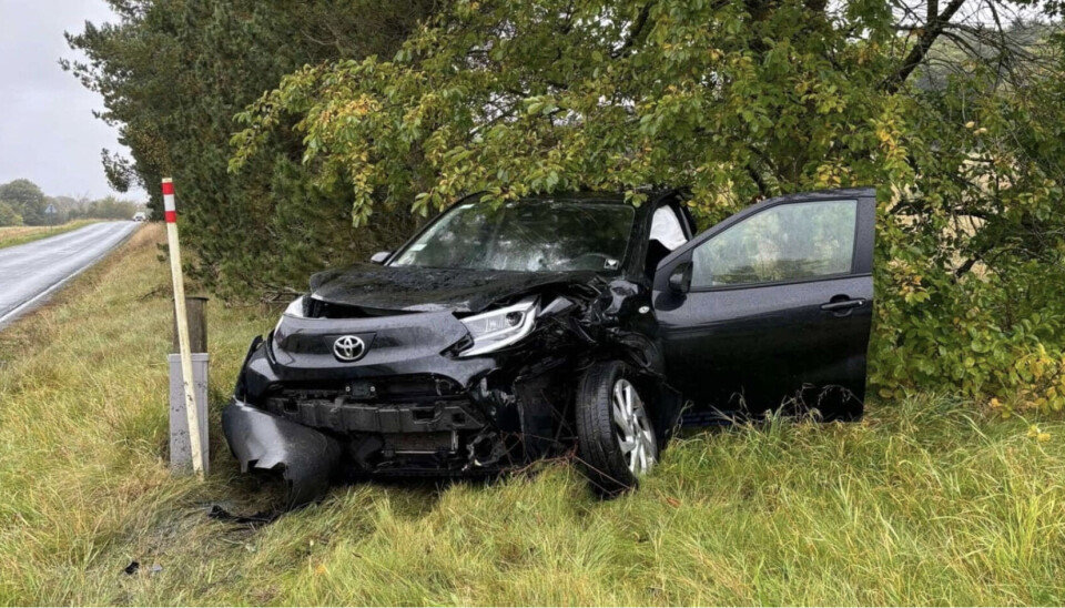 Sådan så Viktor Skaftes bil ud, efter en varevogn bragede ind i ham med 80 km/t.