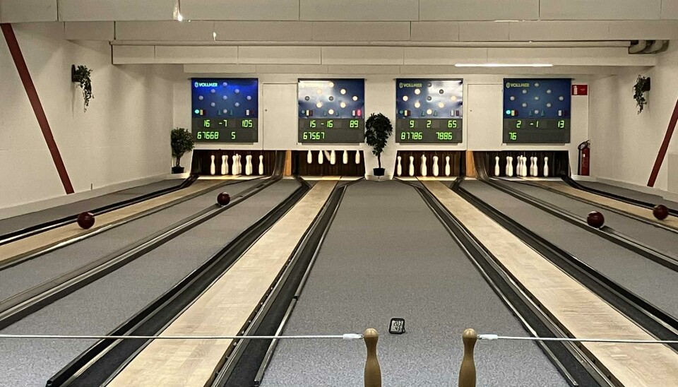 På hver pointtavle fremgår mange forskellige tal, hvoraf de vigtigste er dem på den øverste række. Fra højre mod venstre: antal kast, du har foretaget, dine point under gennemsnittet (hvor gennemsnittet er, at du vælter syv ud af ni kegler hvert kast) og dit samlede antal point.