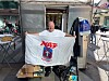 Man kan altid finde et AGF-flag et sted i Niels Rasmussens pølsevogn