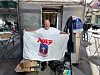 Man kan altid finde et AGF-flag et sted i Niels Rasmussens pølsevogn